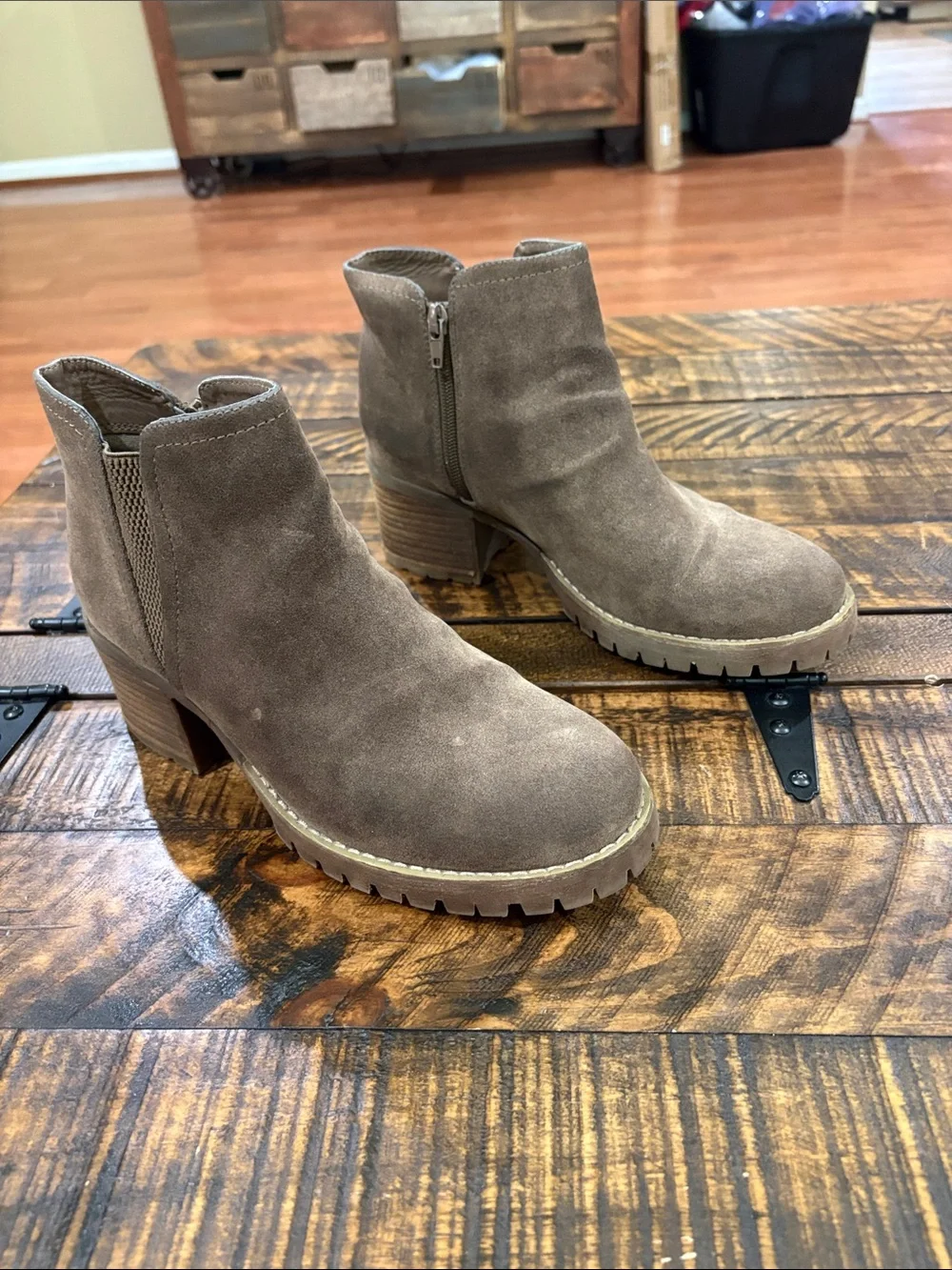 Carlos Suede Lug Sole Ankle Boots - Taupe